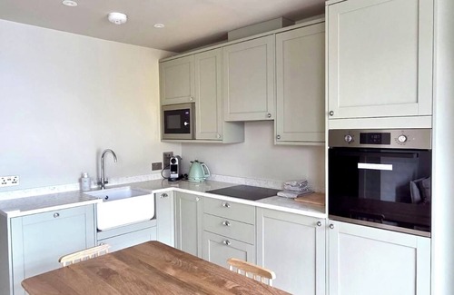 Colville Apartment | Clean and stylish one bedroom flat on Portobello Road