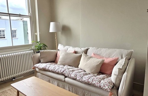 Colville Apartment | Clean and stylish one bedroom flat on Portobello Road