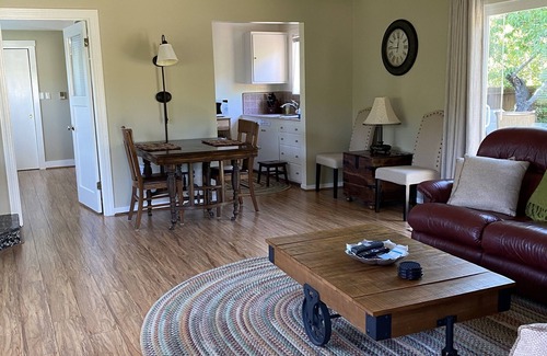 Santa Rosa House | Clean, Beautiful & Peaceful Escape, Amazing Mtn Views, Numerous wineries