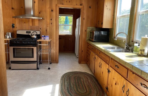 Santa Rosa House | Clean, Beautiful & Peaceful Escape, Amazing Mtn Views, Numerous wineries