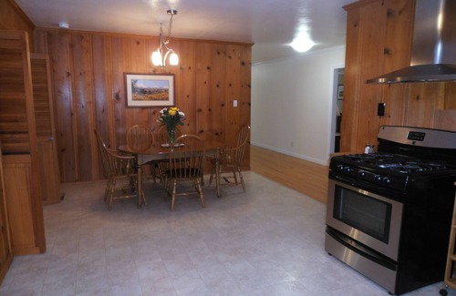 Santa Rosa House | Clean, Beautiful & Peaceful Escape, Amazing Mtn Views, Numerous wineries