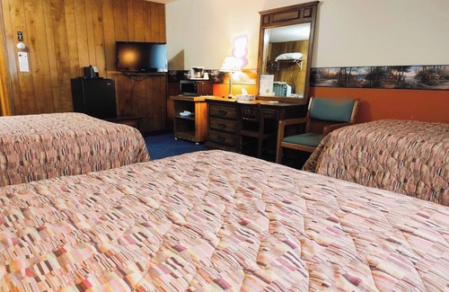 International Falls Hotel | Clean & Comfortable Space Near Parks & Downtown – Ideal for Budget Families