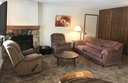 Wakefield Apartment | Clean, Comfortable and Quiet Condo at the base of Jackson Creek Summit