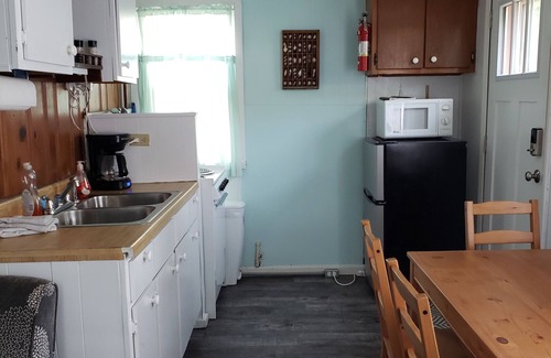 Geneva-on-the-Lake Cottage | Clean, comfortable cottage located off the Strip, pets welcome, vacation ready