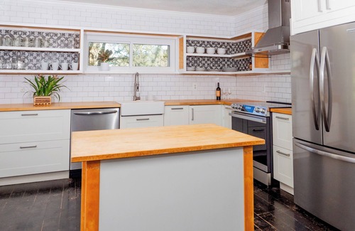 Folsom House | Clean, comfortable, peaceful home in Folsom! 4/2, 2 king beds, sleeps 12