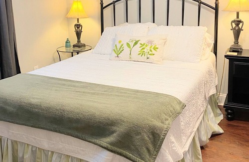 Concord Apartment | Clean, Convenient, Private, Close to many area attractions- racing, shopping