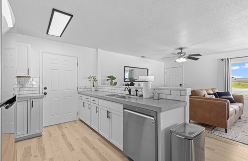 Ocala House | Clean Cottage - 6 Minutes to World Equestrian Center!