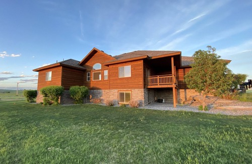 Felt House | Clean country living with modern amenities