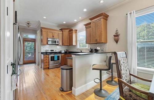 Hope Gardens House | Clean Downtown Luxury Home — Walk to Broadway