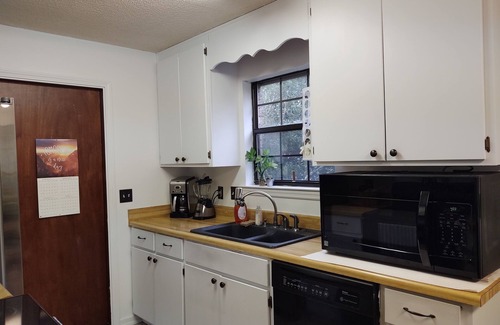 Tallahassee House | Clean house Private Indoor spaces By I-10