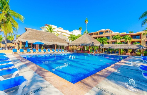 Centro - Supmza 001 Condo | Clean, Immaculate Beachfront 2nd Floor Condo #17 at Nautibeach