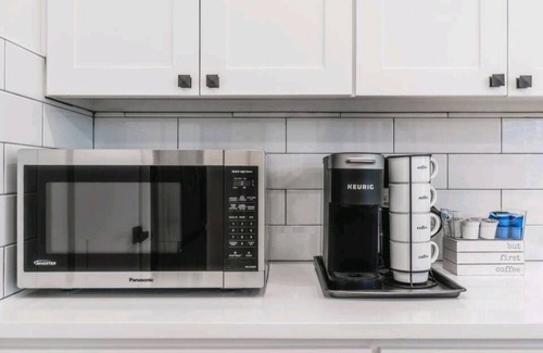 Dallas House | Clean luxury, furnished house for rent