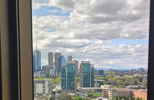 Southbank Apartment | Clean modern comfortable 2b Southbank city getaway