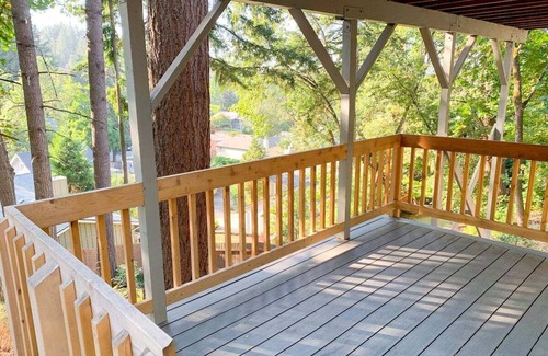 Western Apartment | Clean, Modern Guest Suite in the Hills with Large Kitchen and Private Deck