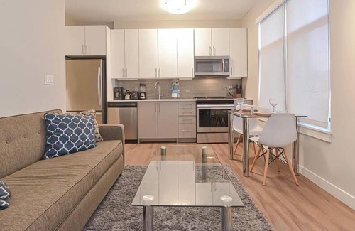 Central-Maverick Square - Paris Street Apartment | Clean + Modern Studio | Full Kitchen | Travel Nurse Friendly | by GLS