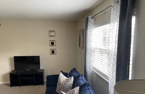 East Raleigh Apartment | CLEAN NICE AND COZY GETAWAY!!