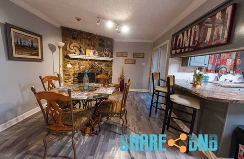 Little Rock House | Clean, Pet Friendly, Travel Nurse, Remote Work Home w/Garage - Tesla Charger