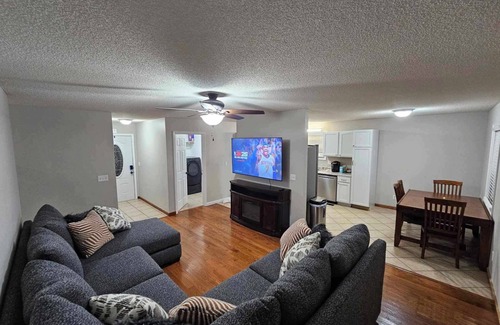 Paducah House | Clean, quiet & comfortable, 3 bed 2 bath pet friendly Paducah home near winery.