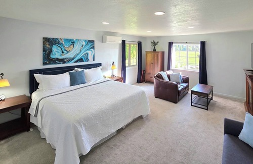 Monitor House | Clean, Quiet, & No Check-Out Chores!