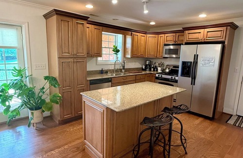 Christiansburg Apartment | Clean, Recently Renovated Basement Studio Apartment