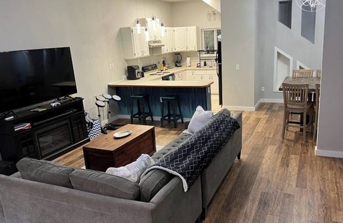 Coquille House | Clean remodeled hilltop rental home. Close to rivers and the ocean.