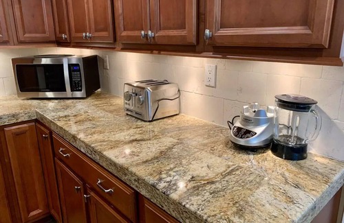 Thousand Oaks House | Clean, Safe, Quiet home in T.O.