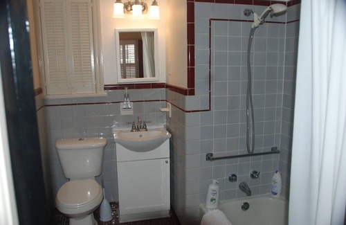 Summerville House | Clean-Serene-Green, Best Location-Central-Historic, Large, Comfy, Accommodating