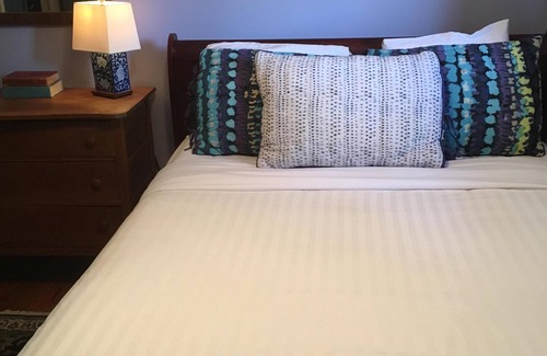 Summerville House | Clean-Serene-Green, Best Location-Central-Historic, Large, Comfy, Accommodating