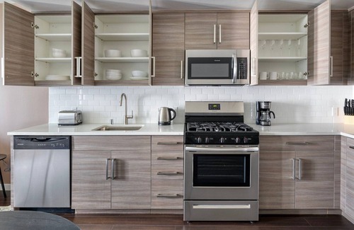 Downtown San Francisco Apartment | Clean Soma 1BR w/Gym & Yoga, nr Tech Companies, by Blueground