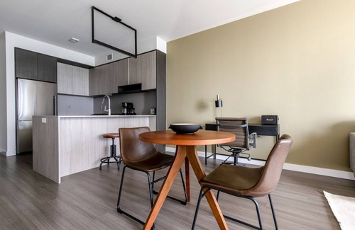 South Loop Apartment | Clean South Loop 1BR, nr Museums, Grant Park & Football, by Blueground