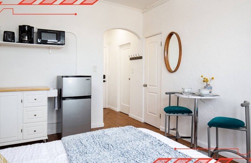 Rampart Village Apartment | Clean studio APT, near DTLA!