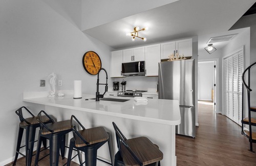 Surf City House | Clean & Updated! Steps from the Beach. Dogs Welcome. Grill & Beach Gear