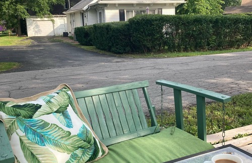 Wilson House | CLEANER AIR: Home 15min Niagara Falls, Wilson NY. Feels like ADK & The Cape!