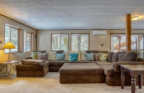 Rhododendron House | Clear Creek Mt Hood Retreat - Meredith Lodging