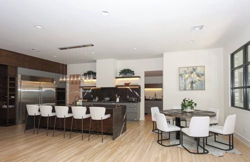 Tulsa House | Clear Hearth Luxurious & peaceful.