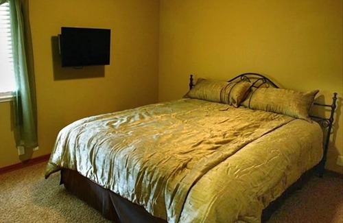 Clear Lake House | Clear Lake Vacation Home on the Water-Close to Wine-Tasting!