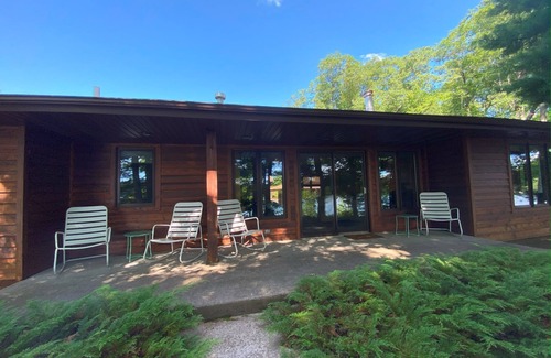 Hayward Cabin | Clear Your Mind on Clear Lake