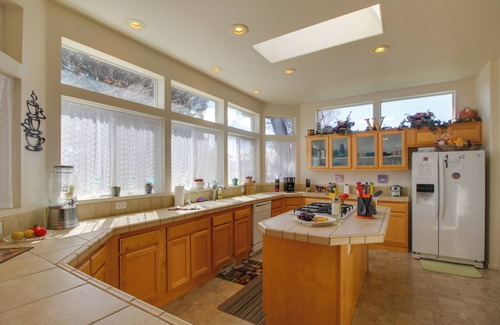 Clear Lake House | Clearlake Oaks Home w/Game Room, Dock & Deck