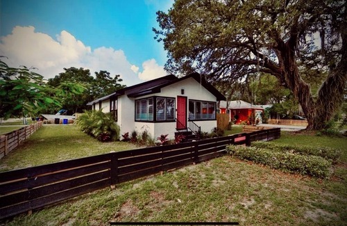 Clearwater Cottage | Clearwater Cottage - 2 BR/1 Bath