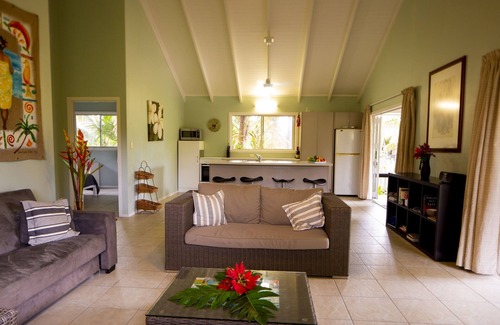 Arorangi House | Clearwater Lagoon Villa - The Perfect Beachside Island Getaway Location
