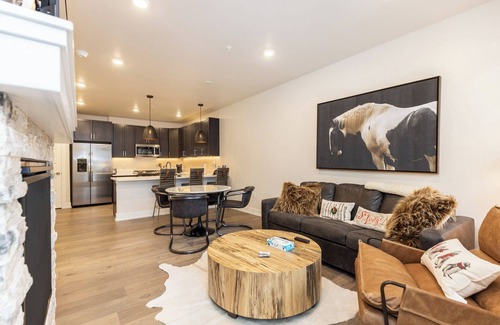 Lakeside Village Apartment | Clearwater Lofts #104 Building 3 by Summit County Mountain Retreats