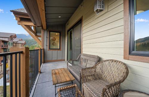 Lakeside Village Apartment | Clearwater Lofts 302 Building 1 by Summit County Mountain Retreats