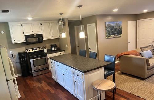 Northport House | Clearwater Loop Thirteen miles from University of Alabama.