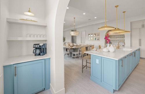 Bay Esplanade House | Clearwater Luxury-Resort Pool/Spa/Slide-Bay/Gulf Views-Bike to Beach/Village