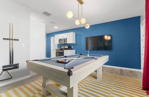 Clearwater House | Clearwater Pickleball+Heated Pool+MiniGolf Oasis
