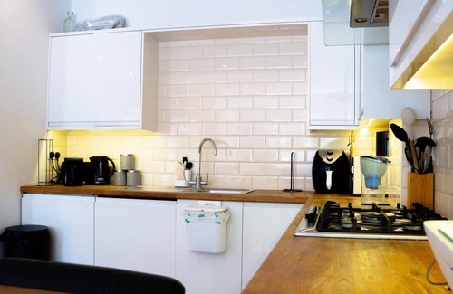 London Borough of Bromley Apartment | Cleave House - Stylish n Chic 3 Bed House mins from Central London