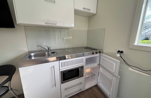 Russell Cottage | Clendon Lodge Studio - Waterfront property, tidal boat launching, EV charging.