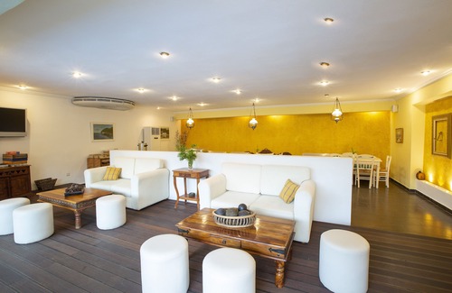 Geni House | Cleopatra Beach Hotel