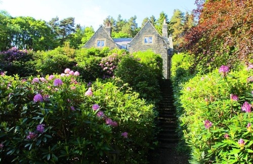 Newcastle-upon-Tyne House | Cleugh Manor; Superb Entertaining Space for Families, History and Nature Lovers