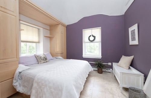 Shaker Heights House | Cleveland - Lakeside retreat in historic district! 4 mi- Cleve Clinic, UH, CWRU.
